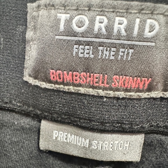 Torrid Bombshell Skinny Jeans Black - Picture 7 of 10